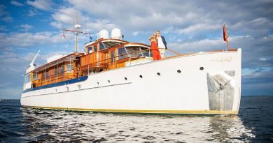 Un yacht à moteur classique construit en 1947 sur le marché pour 2 millions de dollars Un yacht à moteur classique construit en 1947 sur le marché pour 2 millions de dollars