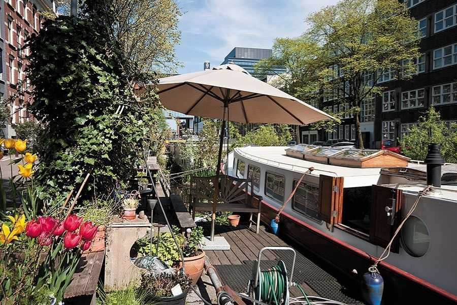 Sailing-Stream.fr ⚓ Rencontrez les personnes intrépides qui ont échangé des espaces de vie traditionnels contre la vie sur l'eau ⚓ Péniches