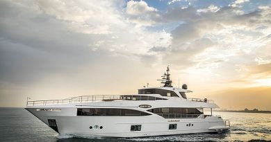 La 10e unité du Gulf Craft Majesty 100 de 31,7 mètres, superyacht Konfeta a été livré à son propriétaire La 10e unité du Gulf Craft Majesty 100 de 31,7 mètres, superyacht Konfeta a été livré à son propriétaire