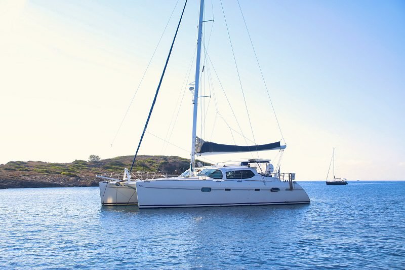 Sailing-Stream.fr ⚓ Multicoque ou Monocoque : Quel type de bateau choisir ? ⚓ Catamarans